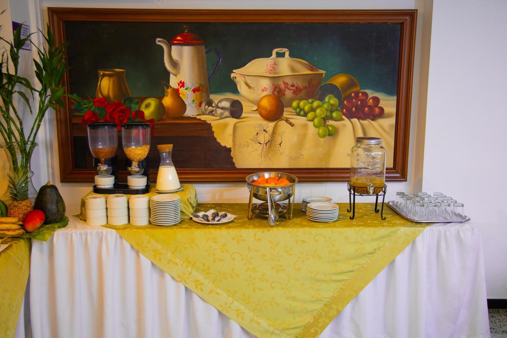 Tama Hotel Granada Real Cali Εξωτερικό φωτογραφία